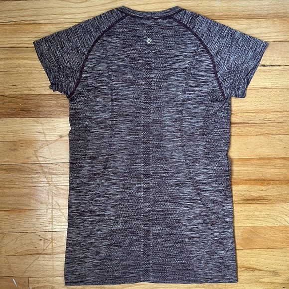 Lululemon short sleeve - Picture 2 of 4